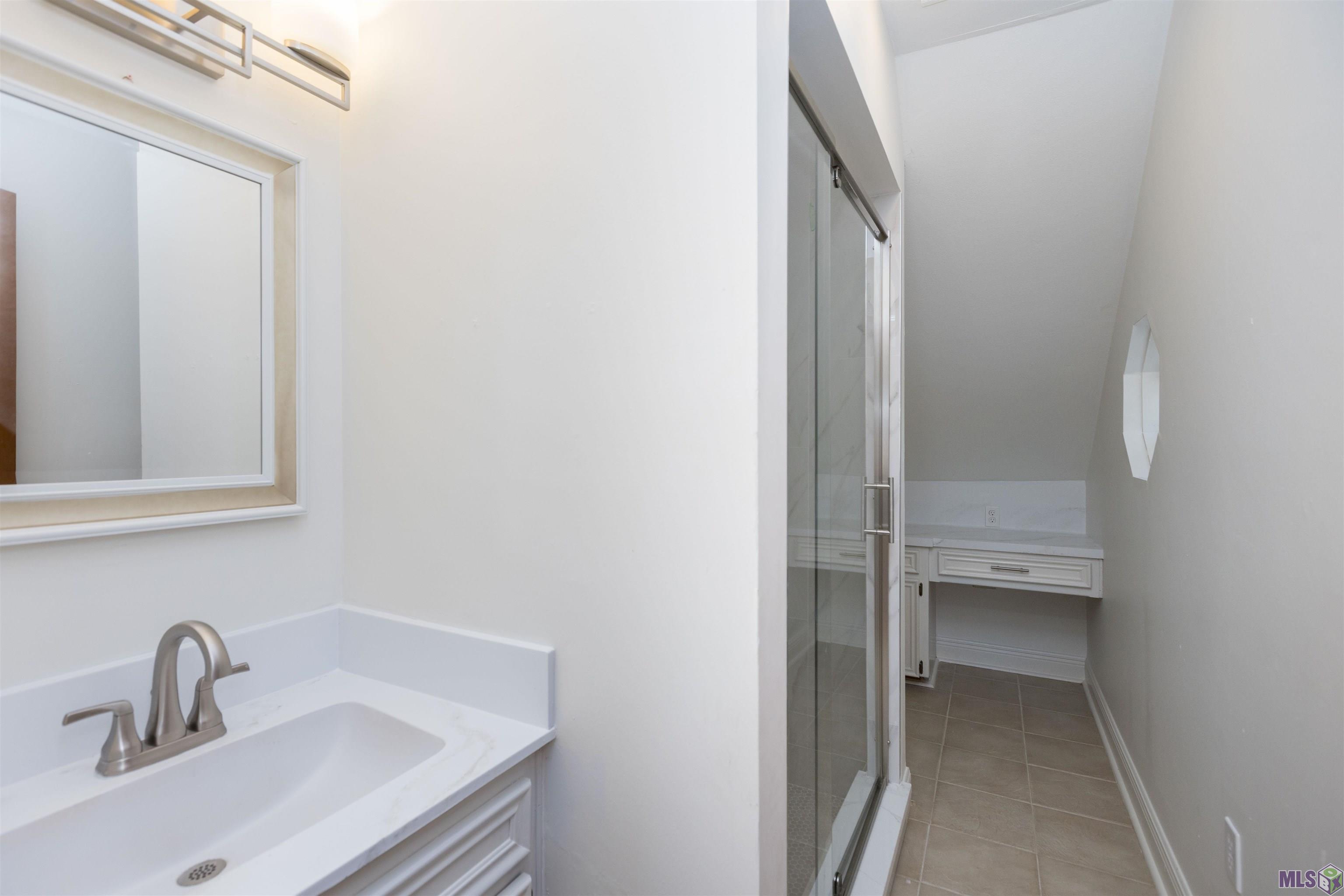 15635 Shenandoah Avenue Baton Rouge, LA 70817 - Photo 46 of 60 Upstairs Bath/New Shower