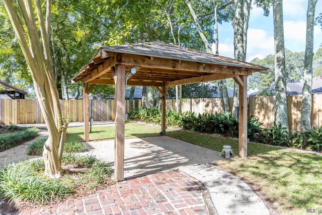 $499,999 | 15635 Shenandoah Avenue, Baton Rouge, LA 70817