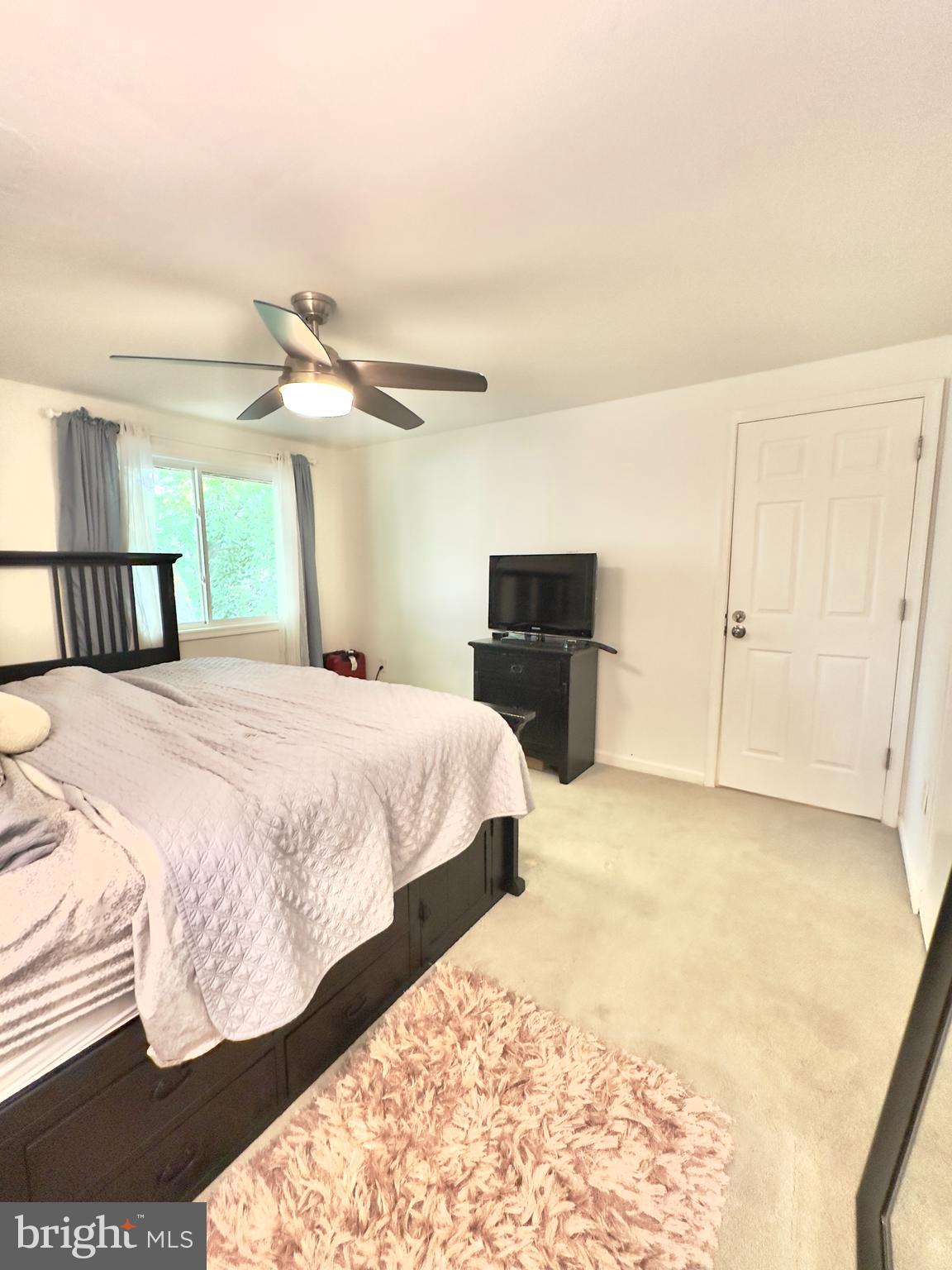 136 North Cottage Road Sterling, VA 20164 - Photo 21 of 29 Gallery Image 21