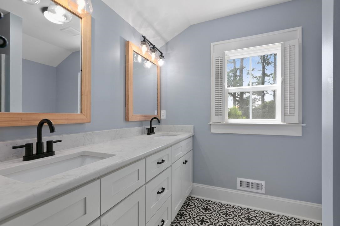 4508 Rolesville Road Wendell, NC 27591 - Photo 20 of 28 2nd floor bath