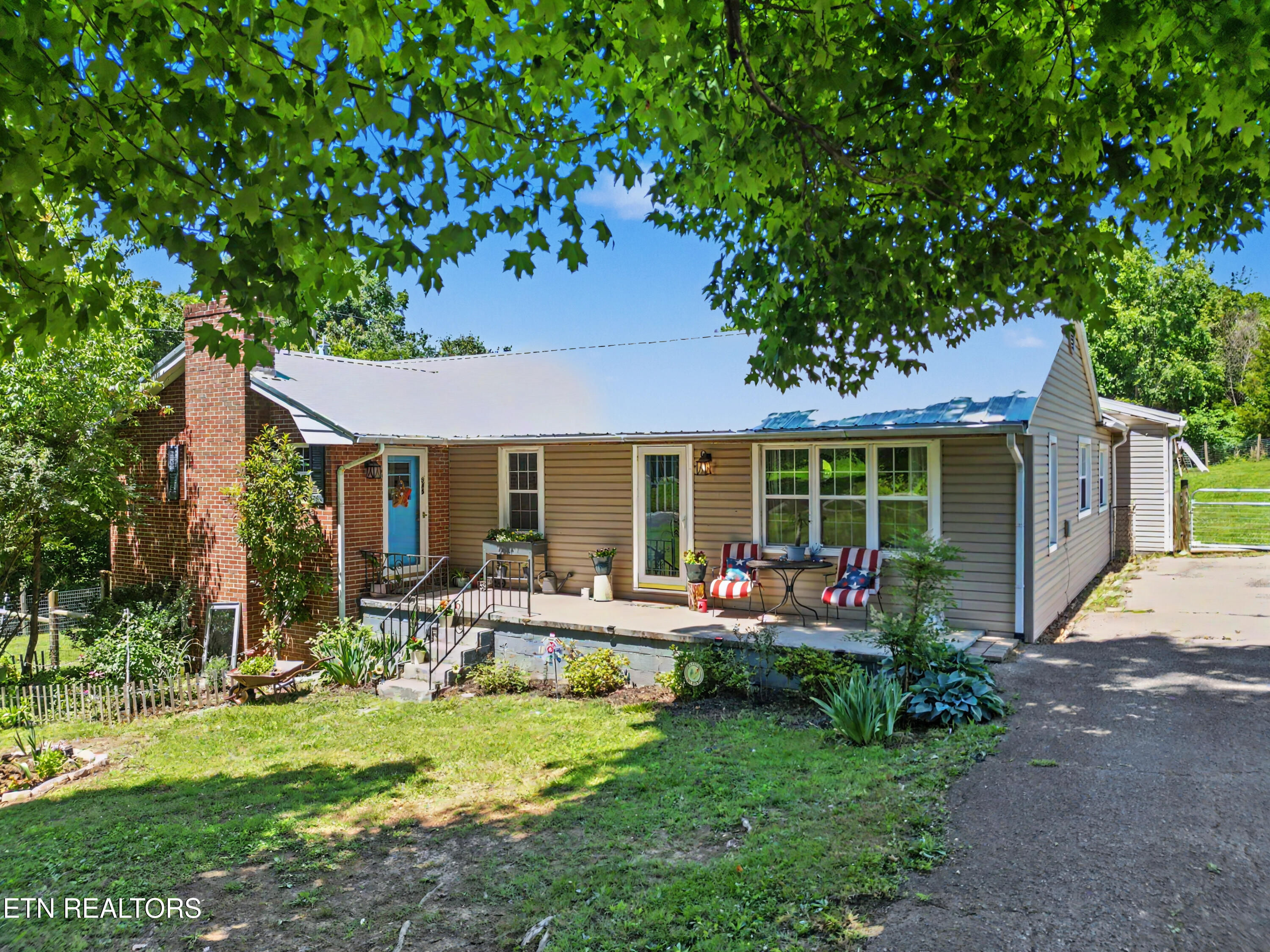 848 Lakeshore Road Talbott, TN 37877 - Photo 3 of 51 848 Lakeshore Drive