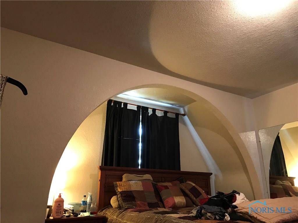 1434 Sabra Road Toledo, OH 43612 - Photo 6 of 9 Gallery Image 6