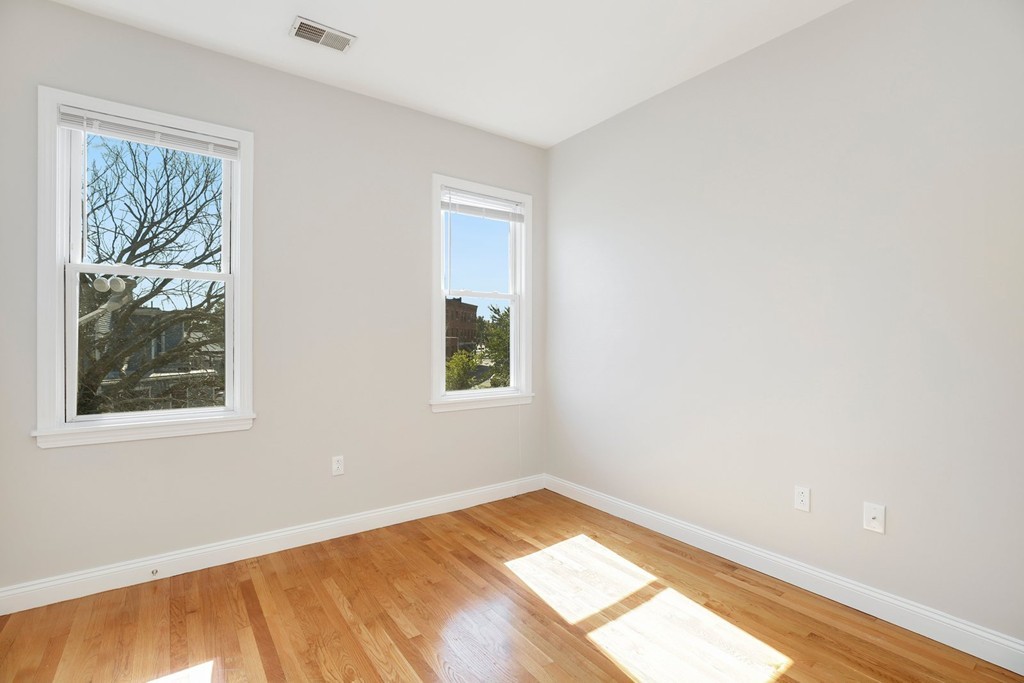 237 Eustis Street, Unit 3 Boston, MA 02119 - Photo 8 of 21 Gallery Image 8