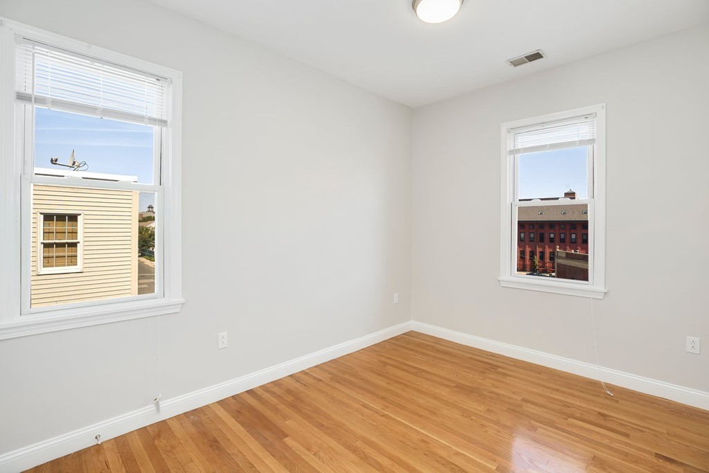 237 Eustis Street, Unit 3 Boston, MA 02119 - Photo 9 of 21 Gallery Image 9