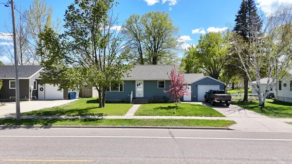 $294,900 | 212 East Minnesota Street, St. Joseph, MN 56374