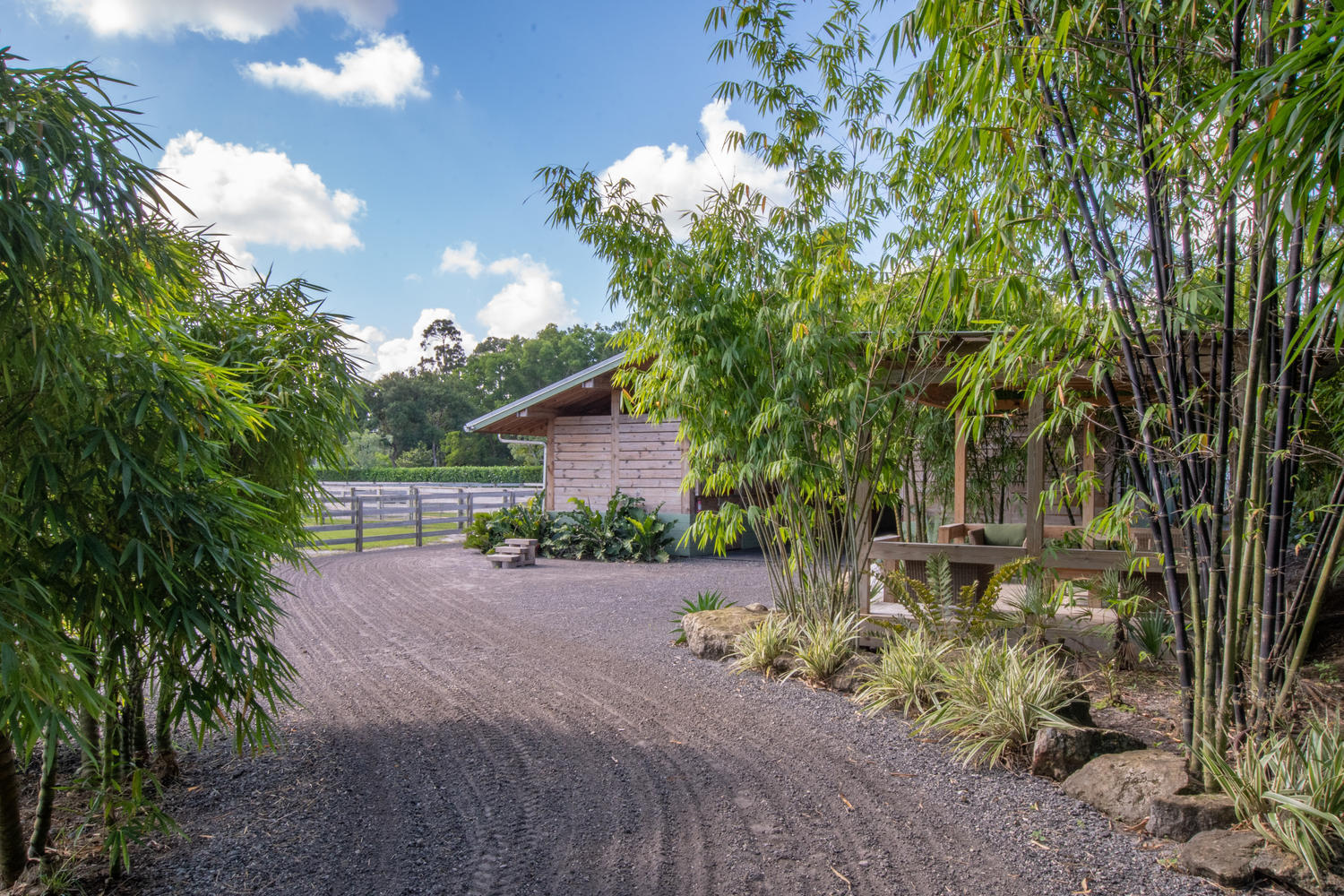 495 E Road Loxahatchee Groves, FL 33470 - Photo 30 of 73 495 E Rd Loxahatchee FL 33470-large-037-