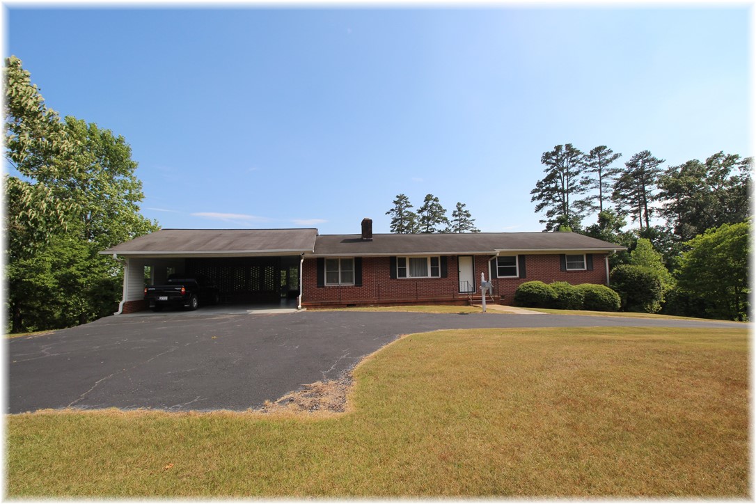 511 Old Seneca Road Westminster, SC 29693 - Photo 3 of 25 Gallery Image 3