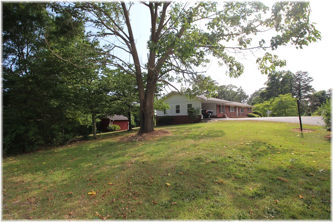 511 Old Seneca Road Westminster, SC 29693 - Photo 4 of 25 Gallery Image 4