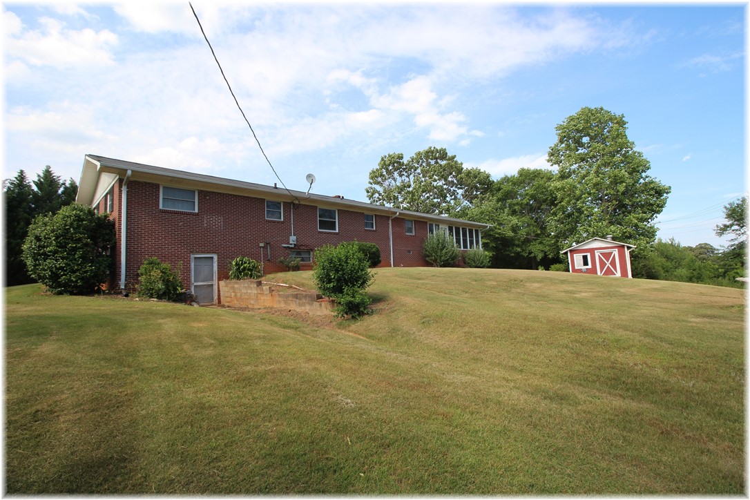 511 Old Seneca Road Westminster, SC 29693 - Photo 6 of 25 Gallery Image 6