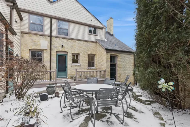 $3,995 | 3760 Gilgare Lane, Unit A, Highland Park, IL 60035