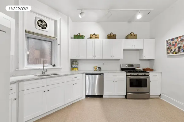 $1,795,000 | 400 3rd Street, Unit 2L | Park Slope