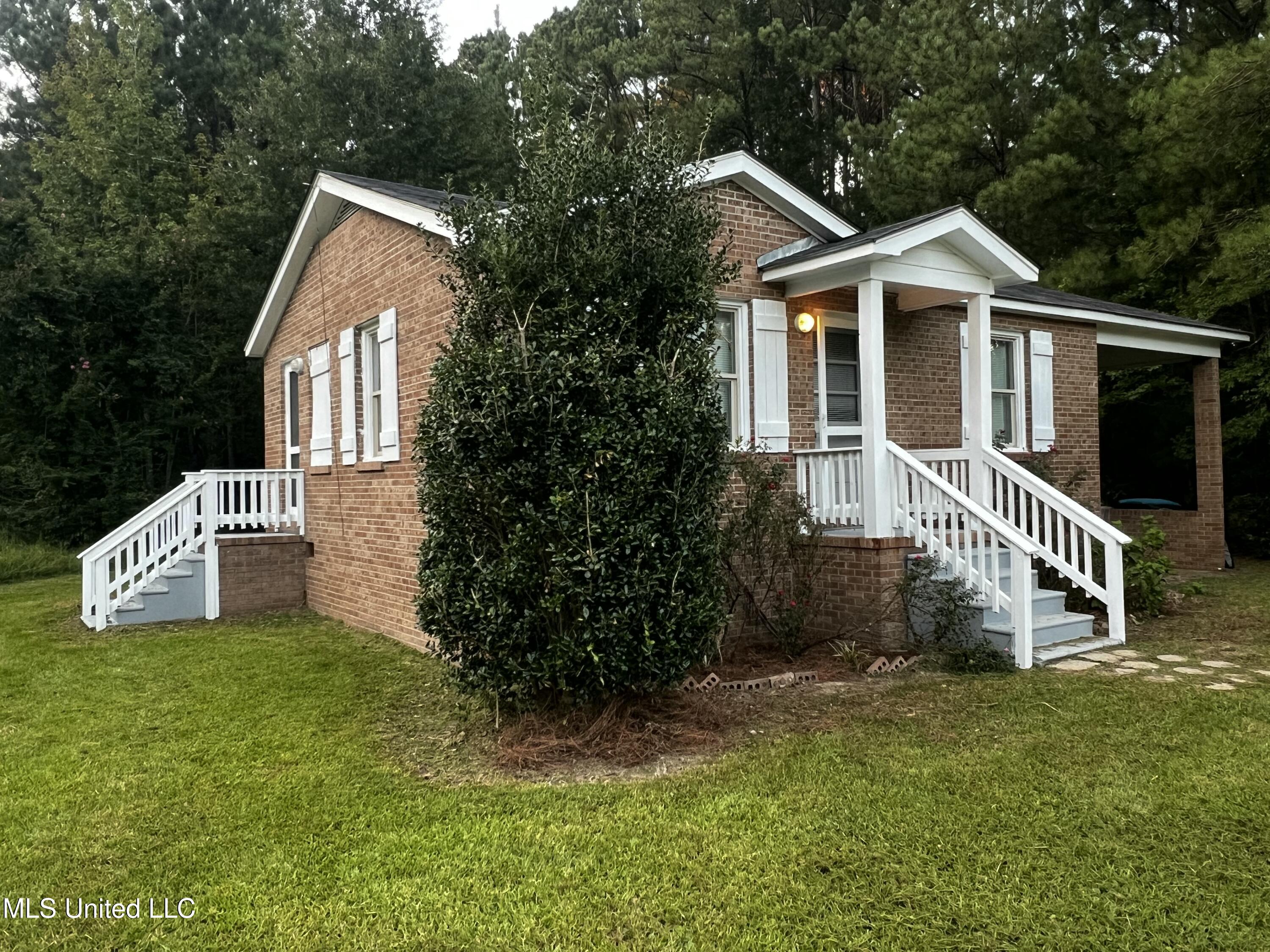 2445 Highway 16 Carthage, MS 39051 - Photo 2 of 14 IMG_1268