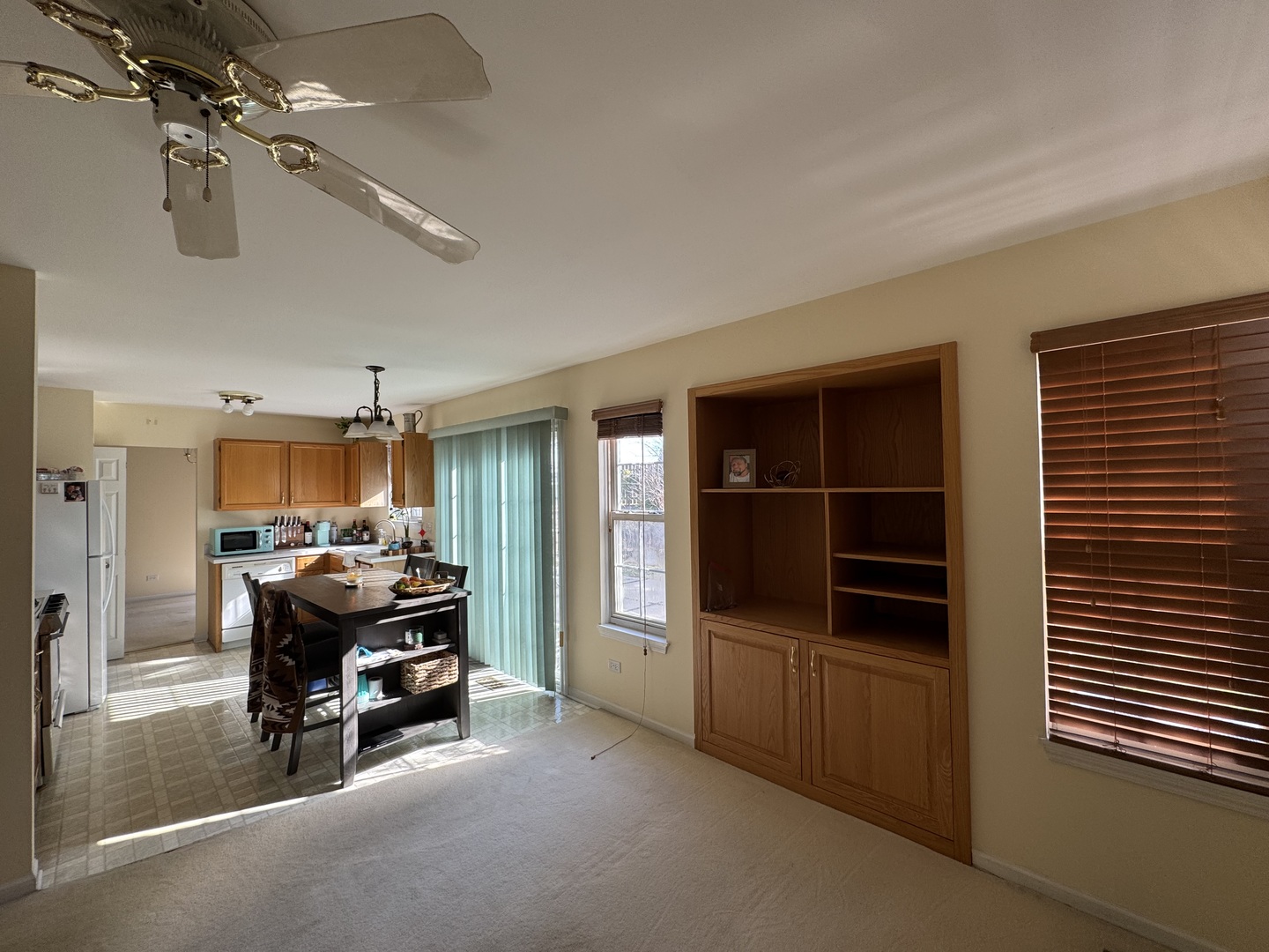 1124 Blackburn Drive Grayslake, IL 60030 - Photo 12 of 19 a view of a livingroom with furniture and a window