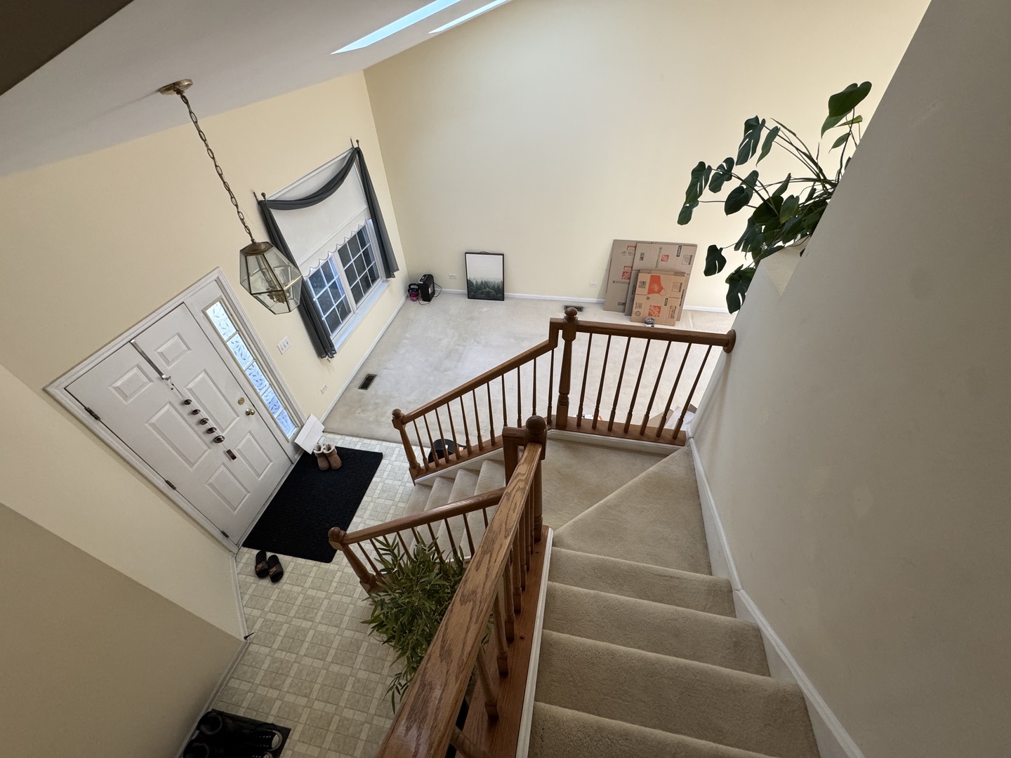 1124 Blackburn Drive Grayslake, IL 60030 - Photo 3 of 19 a view of entryway