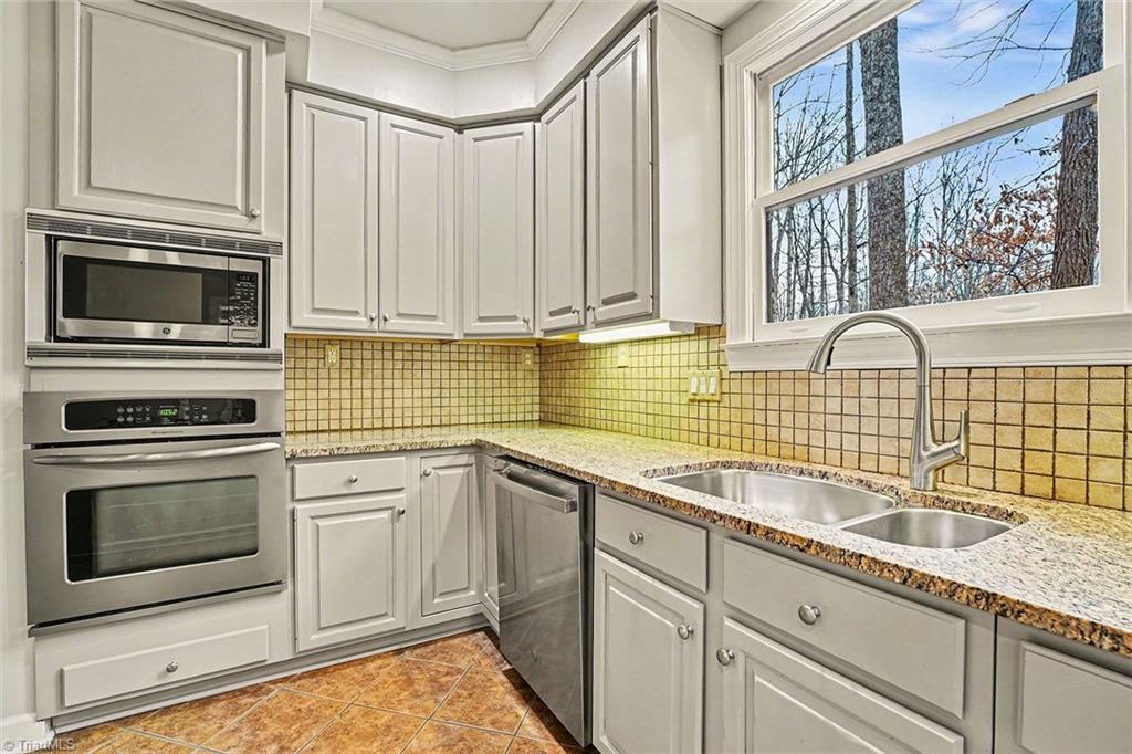 4413 Hunters Run Drive Clemmons, NC 27012 - Photo 9 of 47