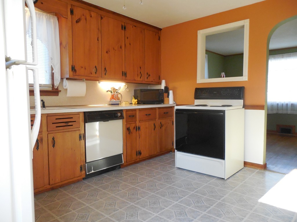 40 Georgetown Street Springfield, MA 01104 - Photo 11 of 30 Gallery Image 11