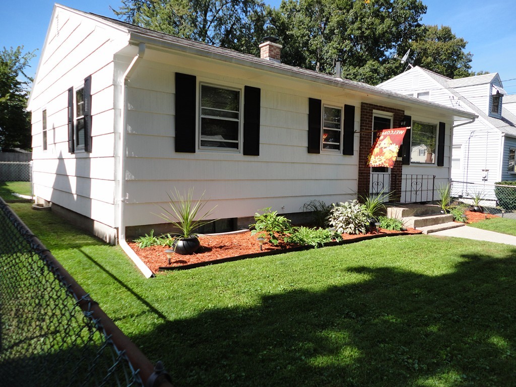 40 Georgetown Street Springfield, MA 01104 - Photo 3 of 30 Gallery Image 3