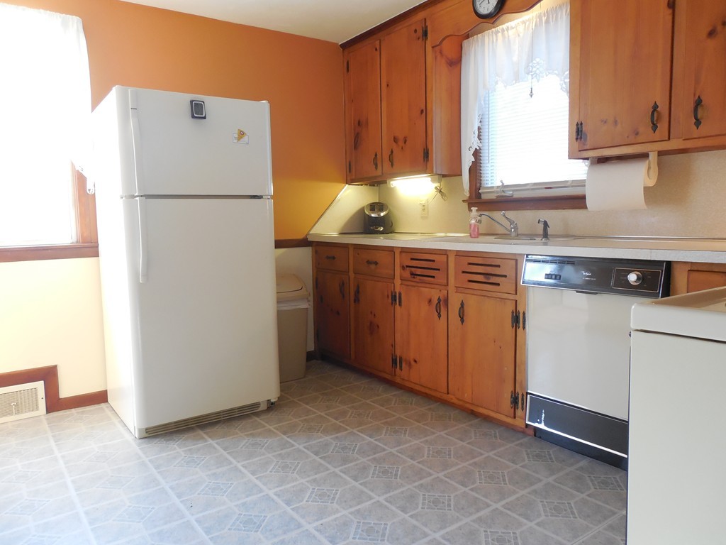 40 Georgetown Street Springfield, MA 01104 - Photo 10 of 30 Gallery Image 10