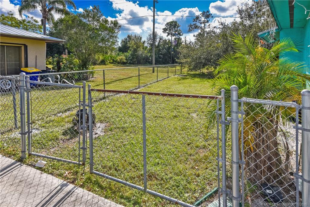 1082 Southeast St Lawrence Way Stuart, FL 34997 - Photo 14 of 20 Gallery Image 14
