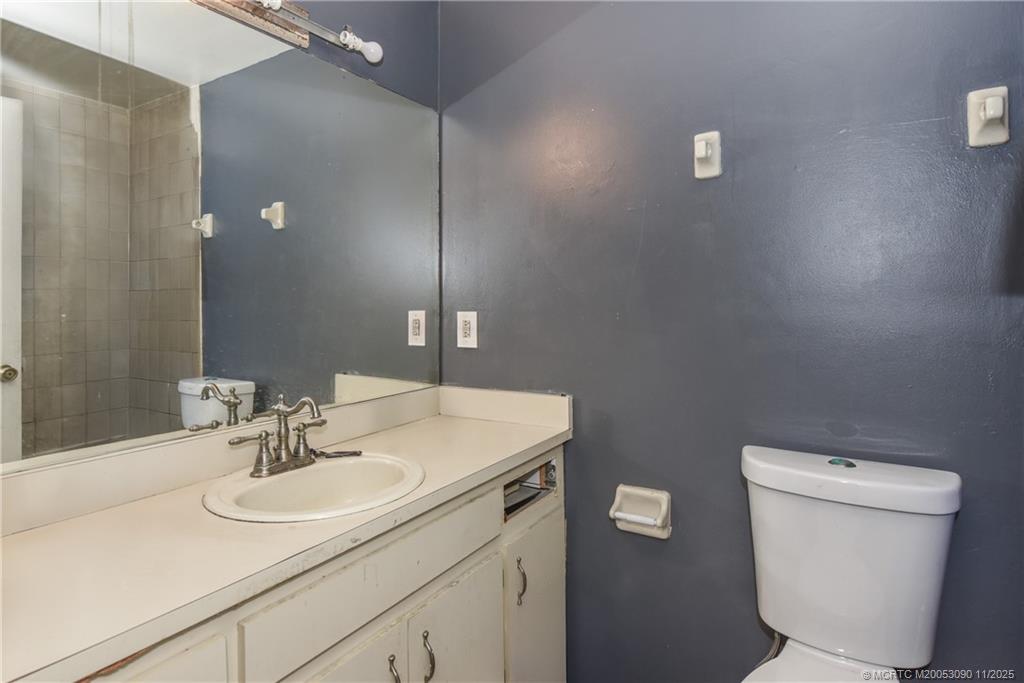 1082 Southeast St Lawrence Way Stuart, FL 34997 - Photo 7 of 20 Gallery Image 7