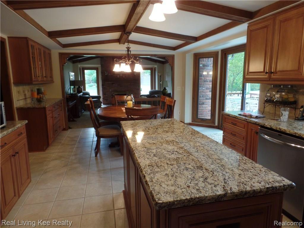 1810 Snowden Circle Rochester Hills, MI 48306 - Photo 20 of 46