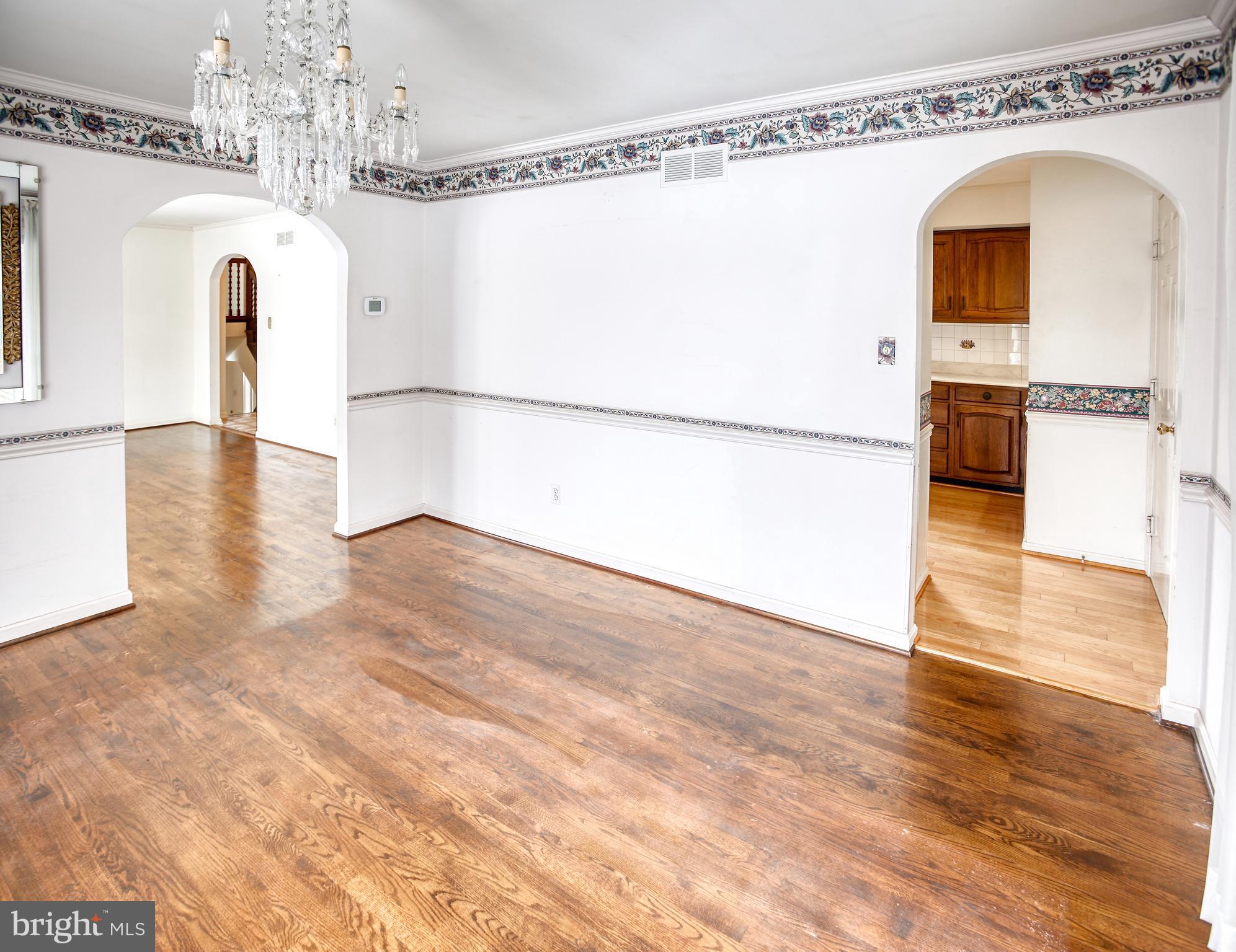3835 Justin Road Monkton, MD 21111 - Photo 5 of 17 Full dining room with charming arched doorways
