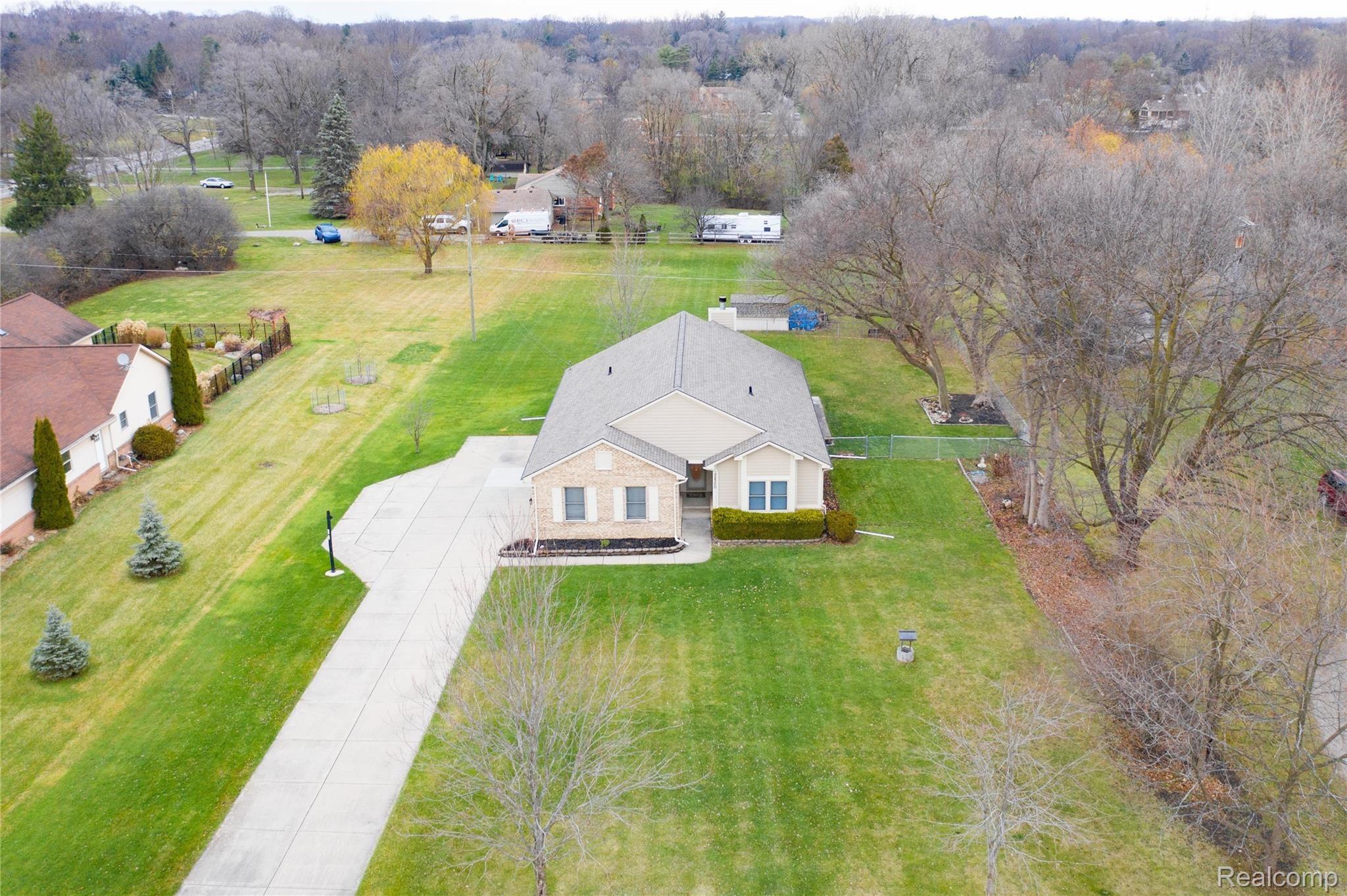 32300 West 10 Mile Road Farmington, MI 48336 - Photo 29 of 33 32300 W 10 Mile Rd, Farmington (29 of 33).jpg