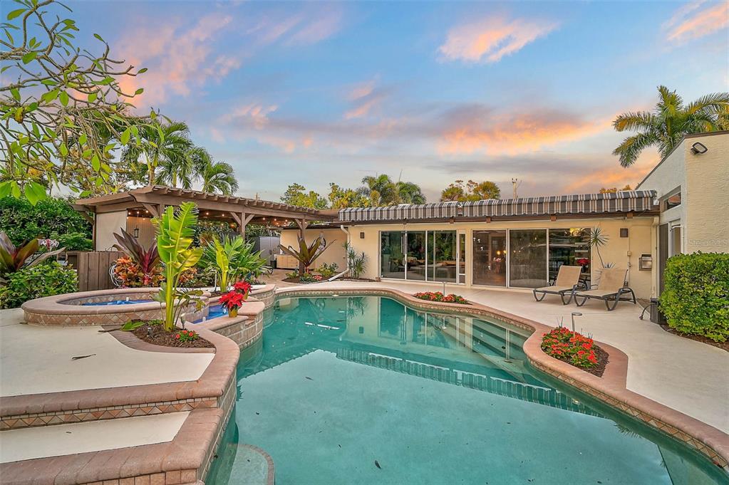 4508 Woodside Road Sarasota, FL 34242 - Photo 3 of 75
