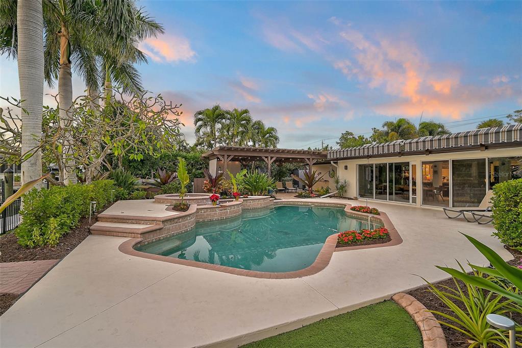 4508 Woodside Road Sarasota, FL 34242 - Photo 8 of 75