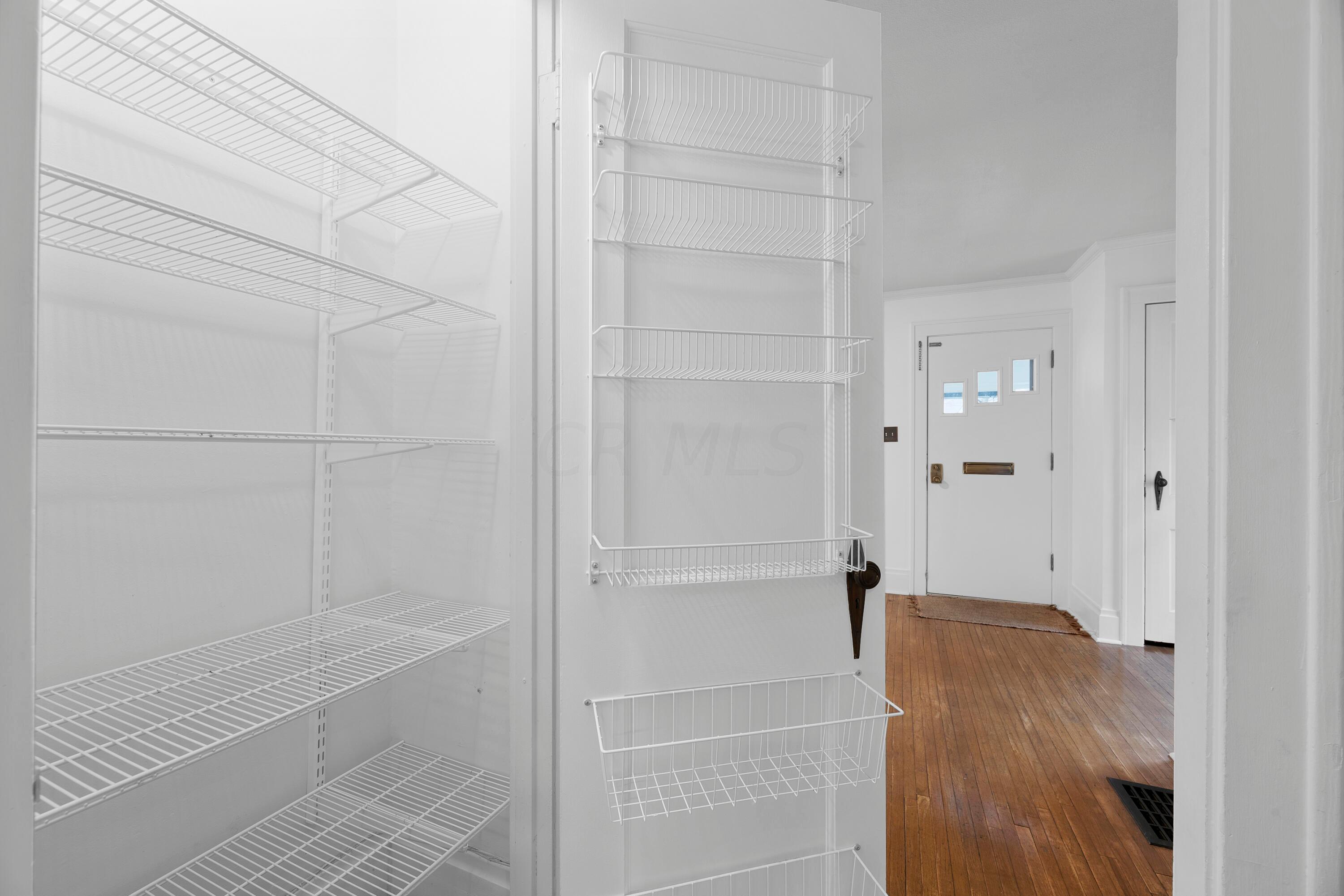 233 Brevoort Road Columbus, OH 43214 - Photo 22 of 44 Pantry #2