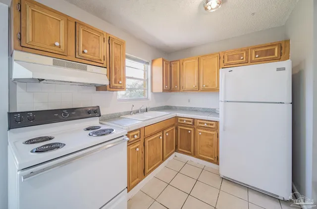 $1,250 | 7010 East Oakfield Road, Pensacola, FL 32503