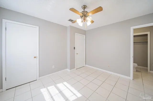 $1,250 | 7010 East Oakfield Road, Pensacola, FL 32503