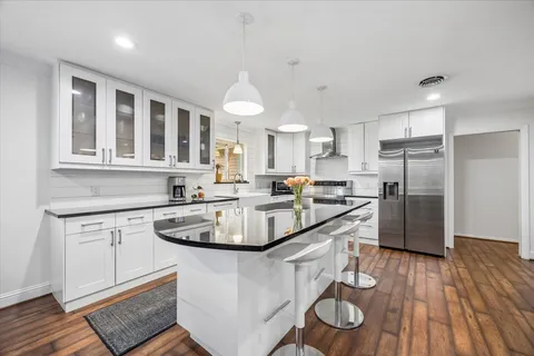 $525,000 | 10422 Londonderry Drive, Houston, TX 77043