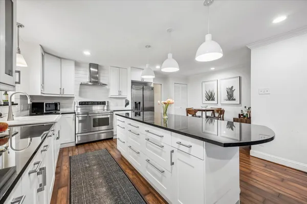 $525,000 | 10422 Londonderry Drive, Houston, TX 77043