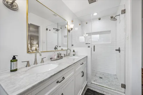 $525,000 | 10422 Londonderry Drive, Houston, TX 77043