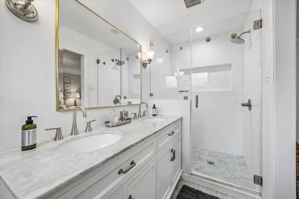 $525,000 | 10422 Londonderry Drive, Houston, TX 77043