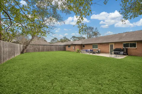 $525,000 | 10422 Londonderry Drive, Houston, TX 77043