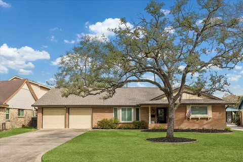 $525,000 | 10422 Londonderry Drive, Houston, TX 77043