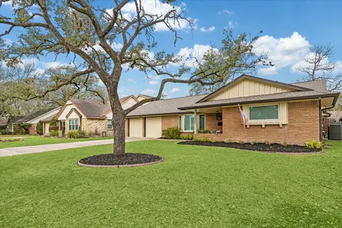$525,000 | 10422 Londonderry Drive, Houston, TX 77043