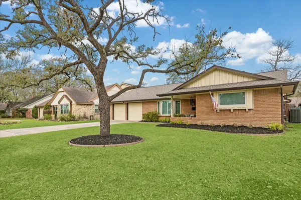 $525,000 | 10422 Londonderry Drive, Houston, TX 77043