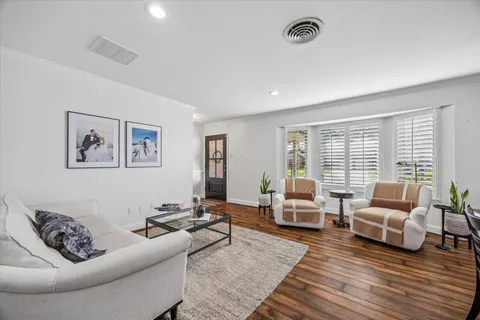 $525,000 | 10422 Londonderry Drive, Houston, TX 77043