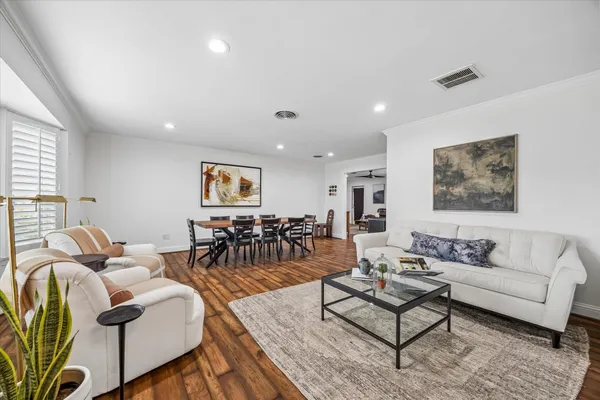 $525,000 | 10422 Londonderry Drive, Houston, TX 77043