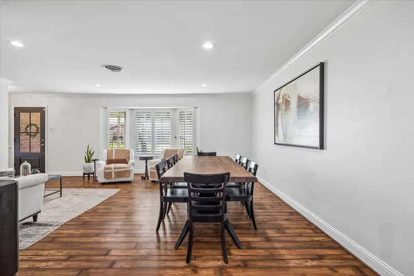 $525,000 | 10422 Londonderry Drive, Houston, TX 77043