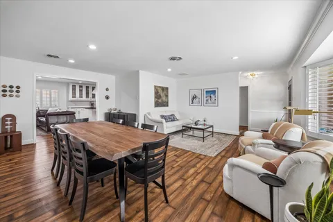 $525,000 | 10422 Londonderry Drive, Houston, TX 77043