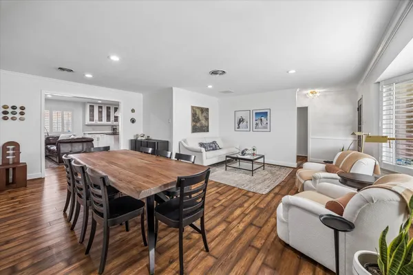 $525,000 | 10422 Londonderry Drive, Houston, TX 77043