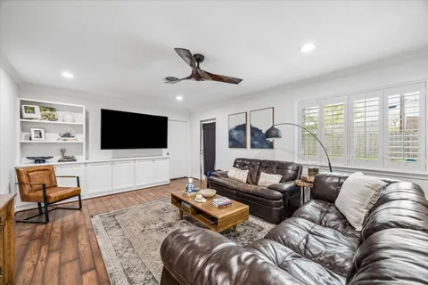 $525,000 | 10422 Londonderry Drive, Houston, TX 77043