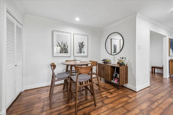 $525,000 | 10422 Londonderry Drive, Houston, TX 77043