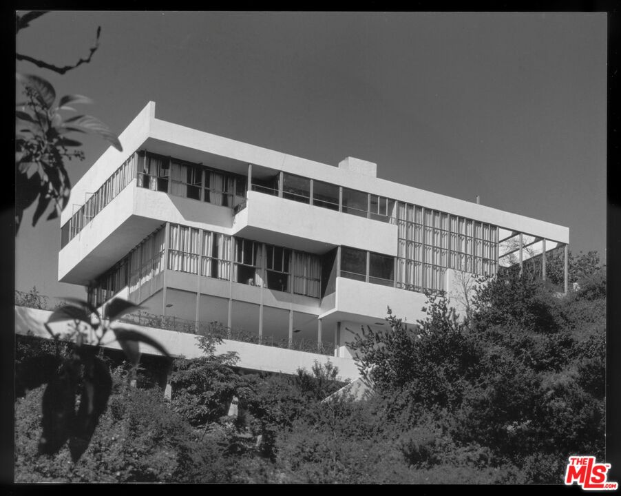 4616 Dundee Drive Los Angeles, CA 90027 - Photo 1 of 1