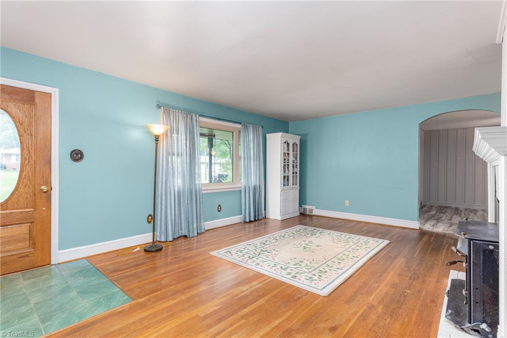 2508 Roland Road Greensboro, NC 27407 - Photo 8 of 35 Gallery Image 8