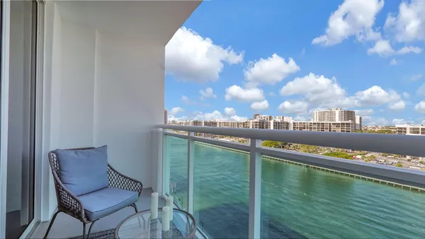 $3,000 | 3000 South Ocean Drive, Unit 920, Hollywood, FL 33019